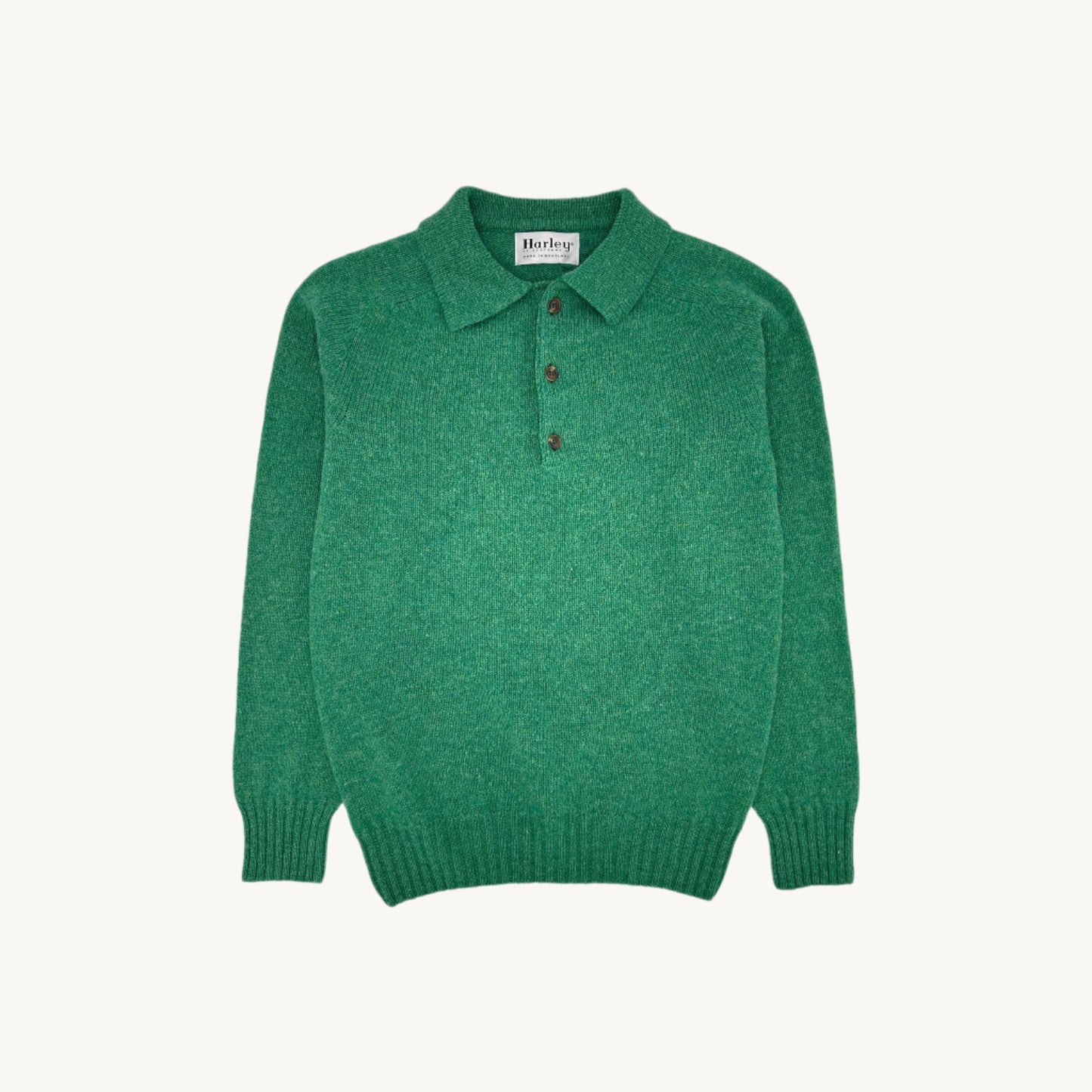 Flatbed Photograph of a Bosie Knitwear Harley of Scotland seamless saddle shoulder men's Eton Collar_Shetland sweater jumper in Kelly Green