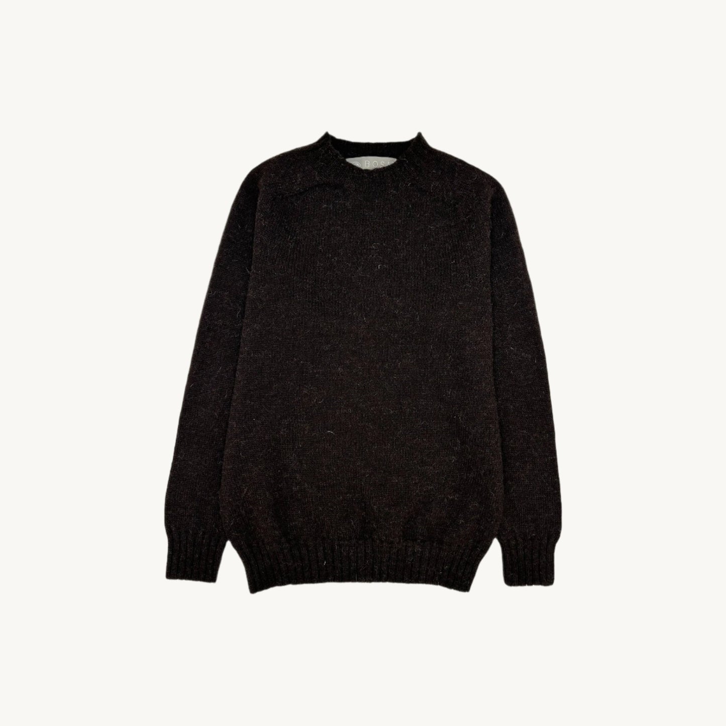 Flatbed Photograph of a Bosie Knitwear Harley of Scotland undyed seamless saddle shoulder men's Sherpa 2 ply Voe True Shetland sweater jumper in Warm Black.