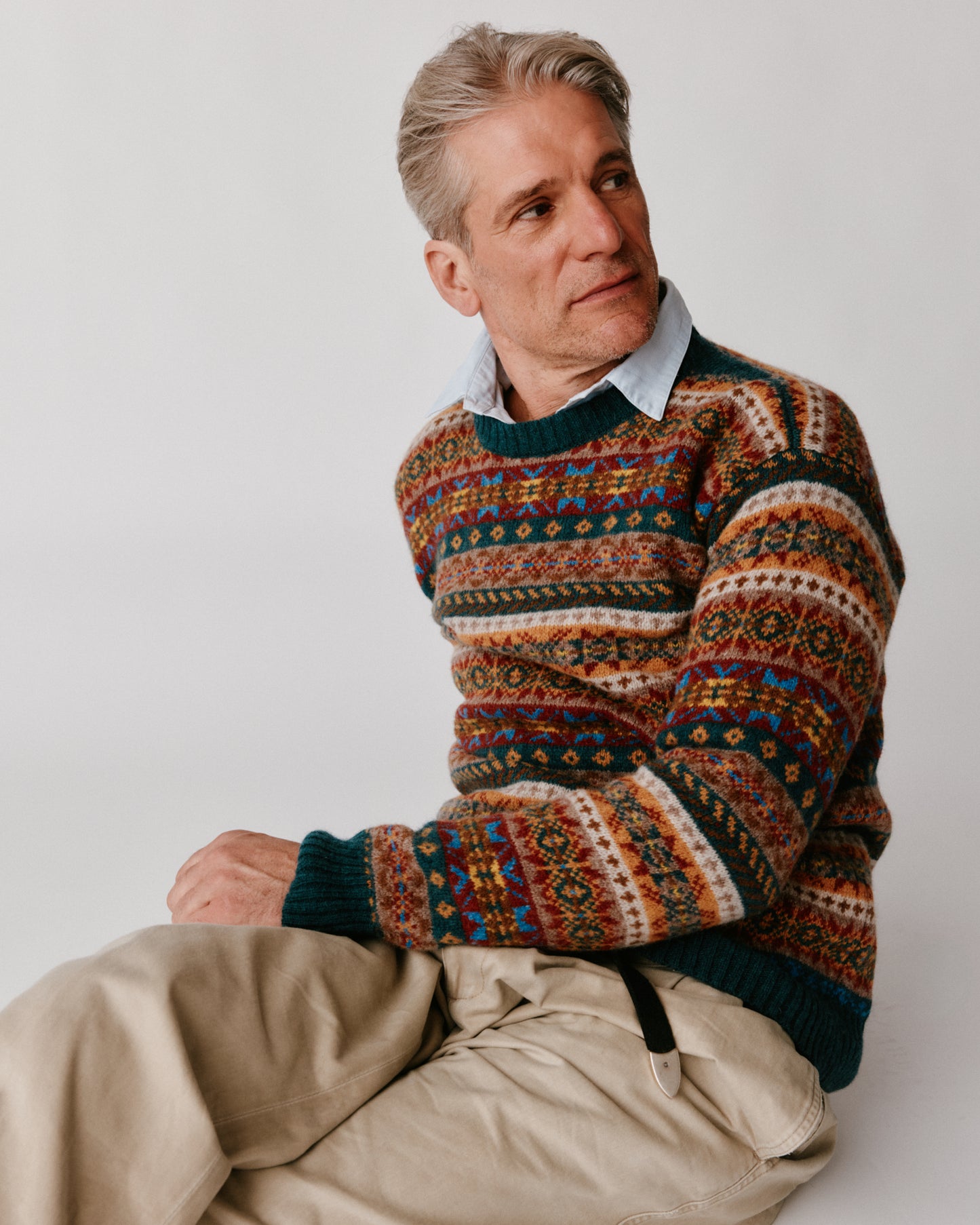 A model wearing a Bosie Blue Mogganer Crovie Fairisle in colour Tempest / Storm.
