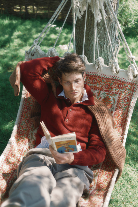 Man wearing a Harley of Scotland mens Shetland eton collar sweater in coloiur Bordeaux Mix Burgundy.