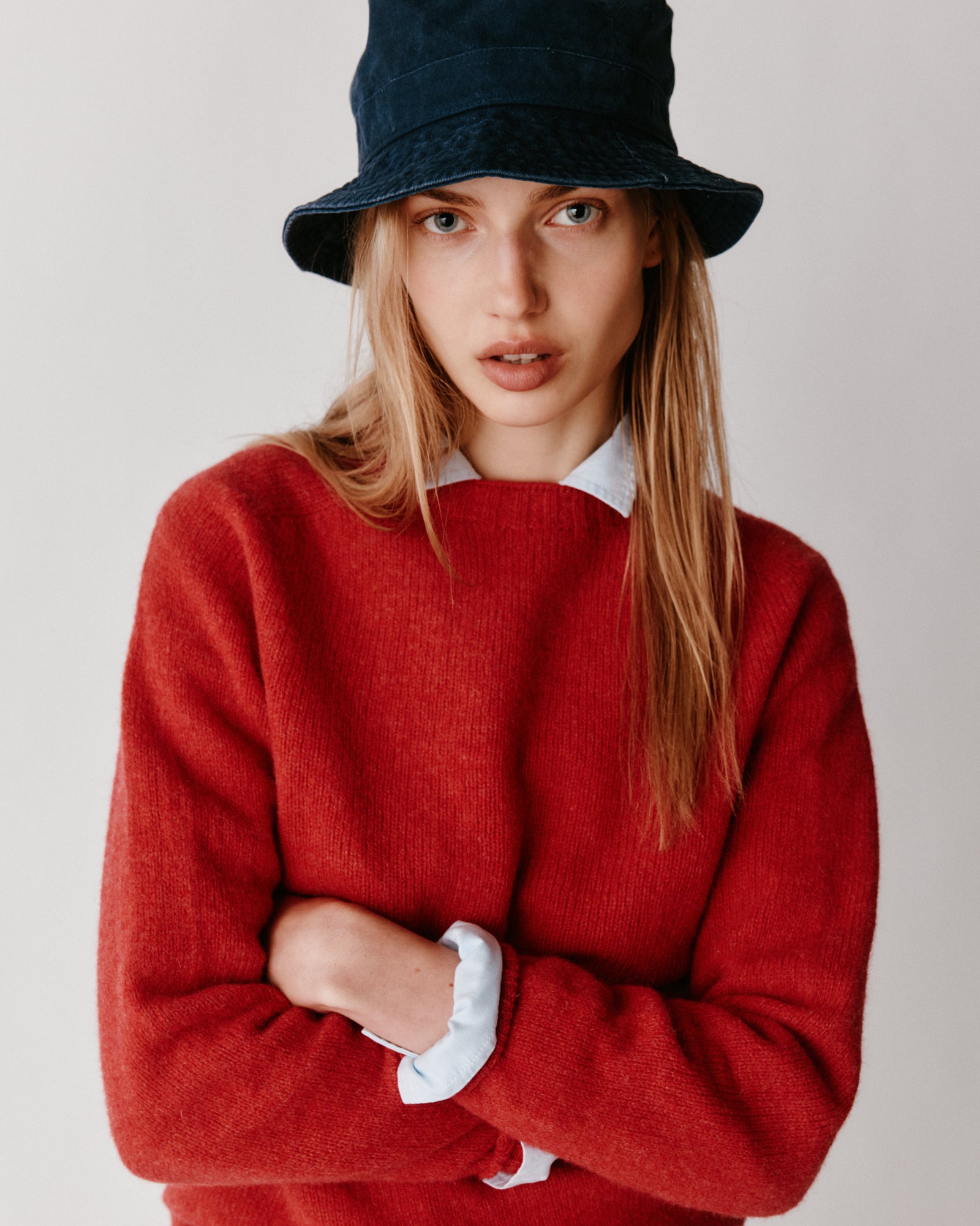 A model wearing a Bosie Womens Harley of Scotland Seamless Saddle Shoulder Shetland Sweater in colour Damask.