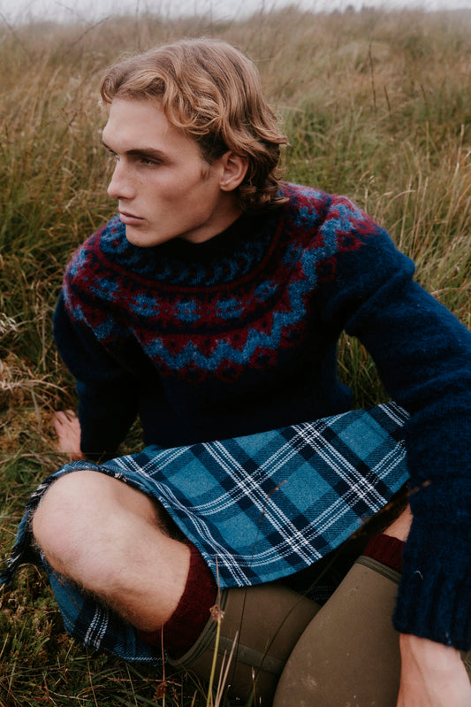 Men's Highland jumper in Navy from the Bosie Knitwear autumn/winter 2026 collection – pure wool knitwear, knitted in Scotland